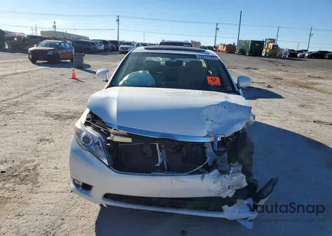 2011 Toyota Avalon Base z USA, uszkodzony, nr VIN 4T1BK3DB5BU379973